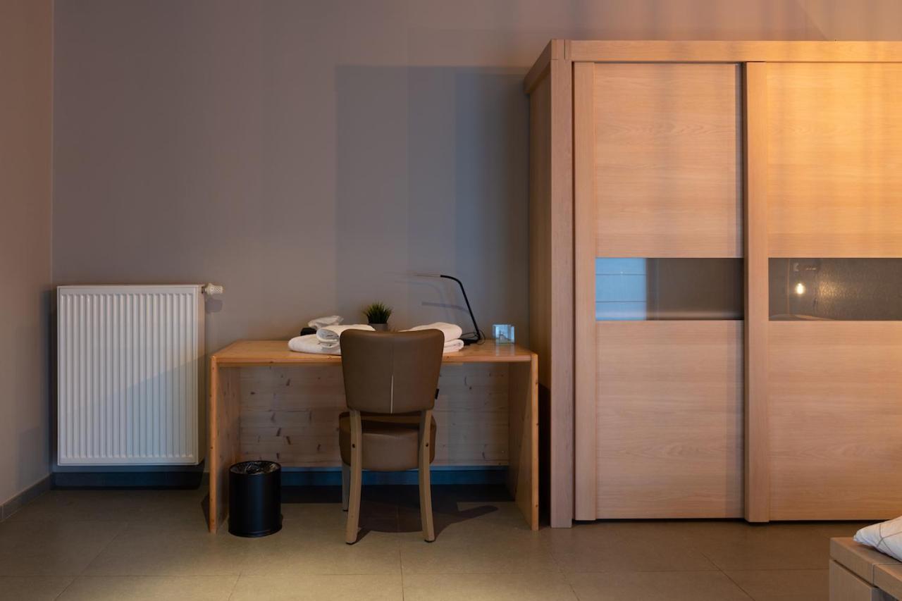 Oud Gemeentehuis Poelkapelle Extérieur photo