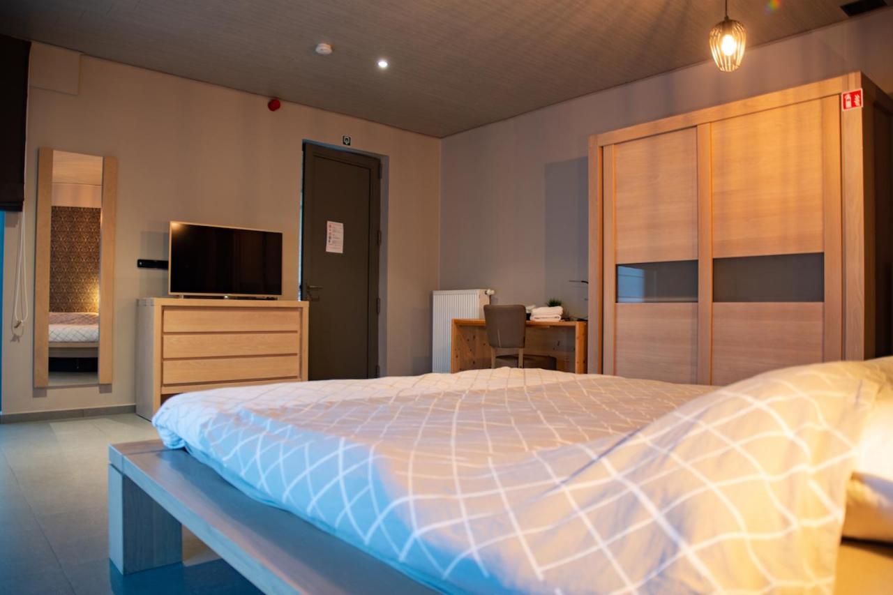 Oud Gemeentehuis Poelkapelle Extérieur photo