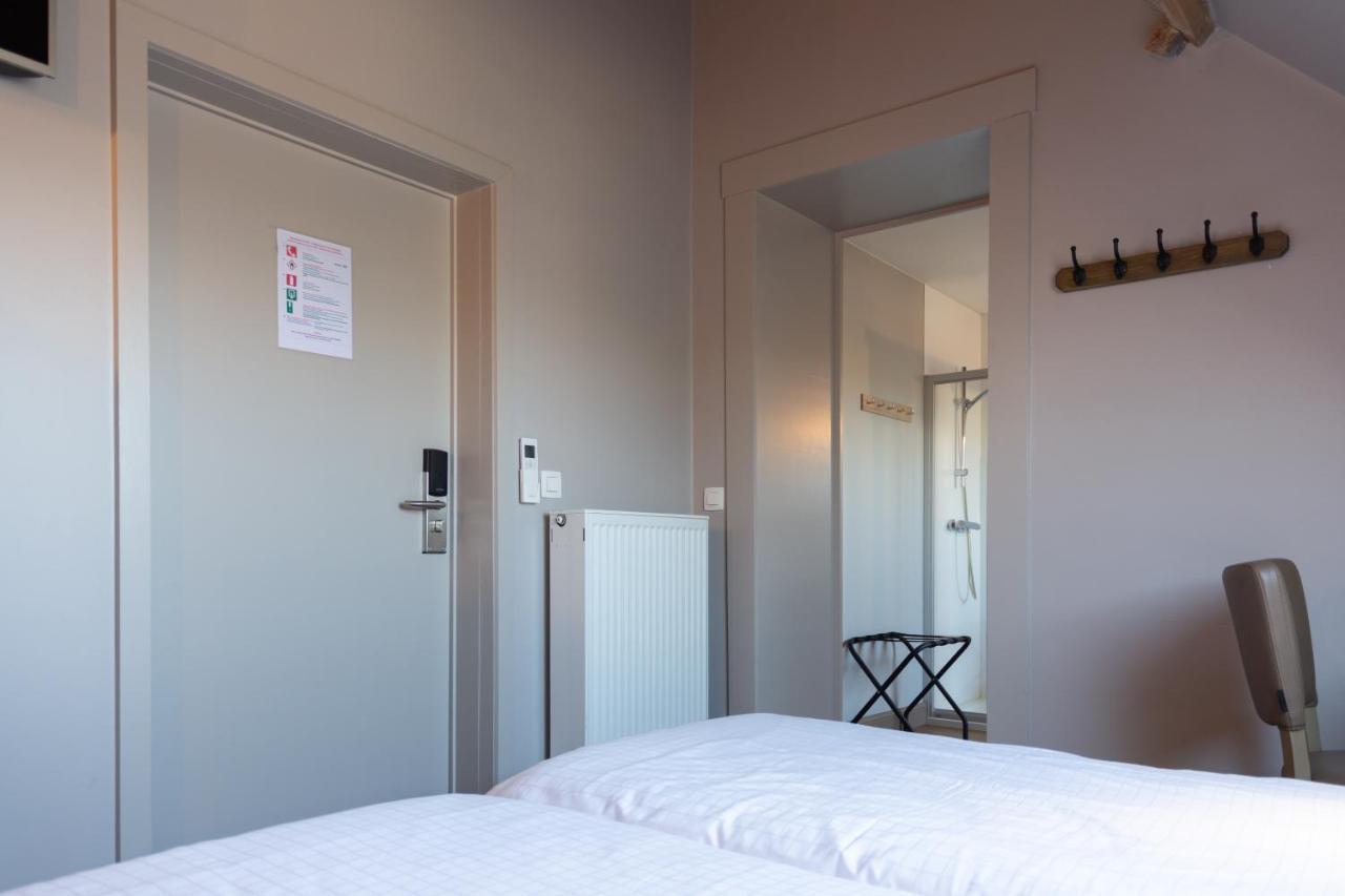 Oud Gemeentehuis Poelkapelle Extérieur photo
